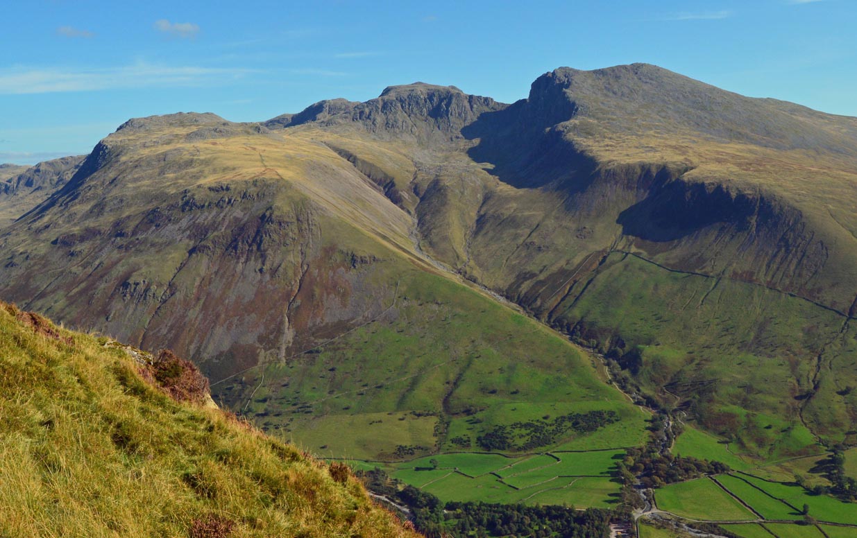 New Britain Range Mountains Tourist Plac...